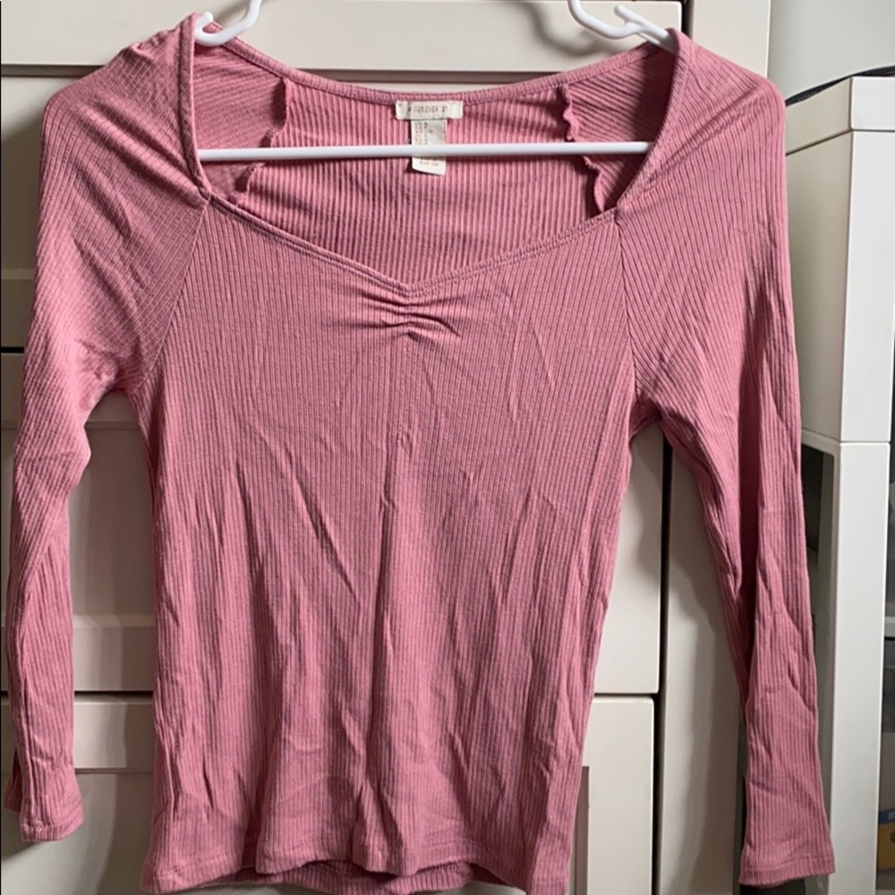 Light pink ribbed long sleeve.